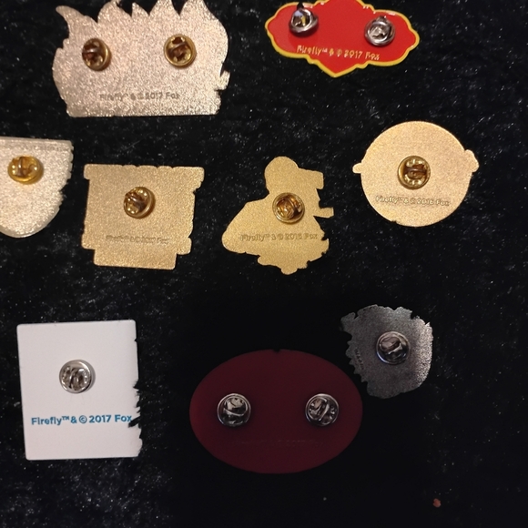 Colorful Cartoon Character Pin Set - Picture 8 of 12